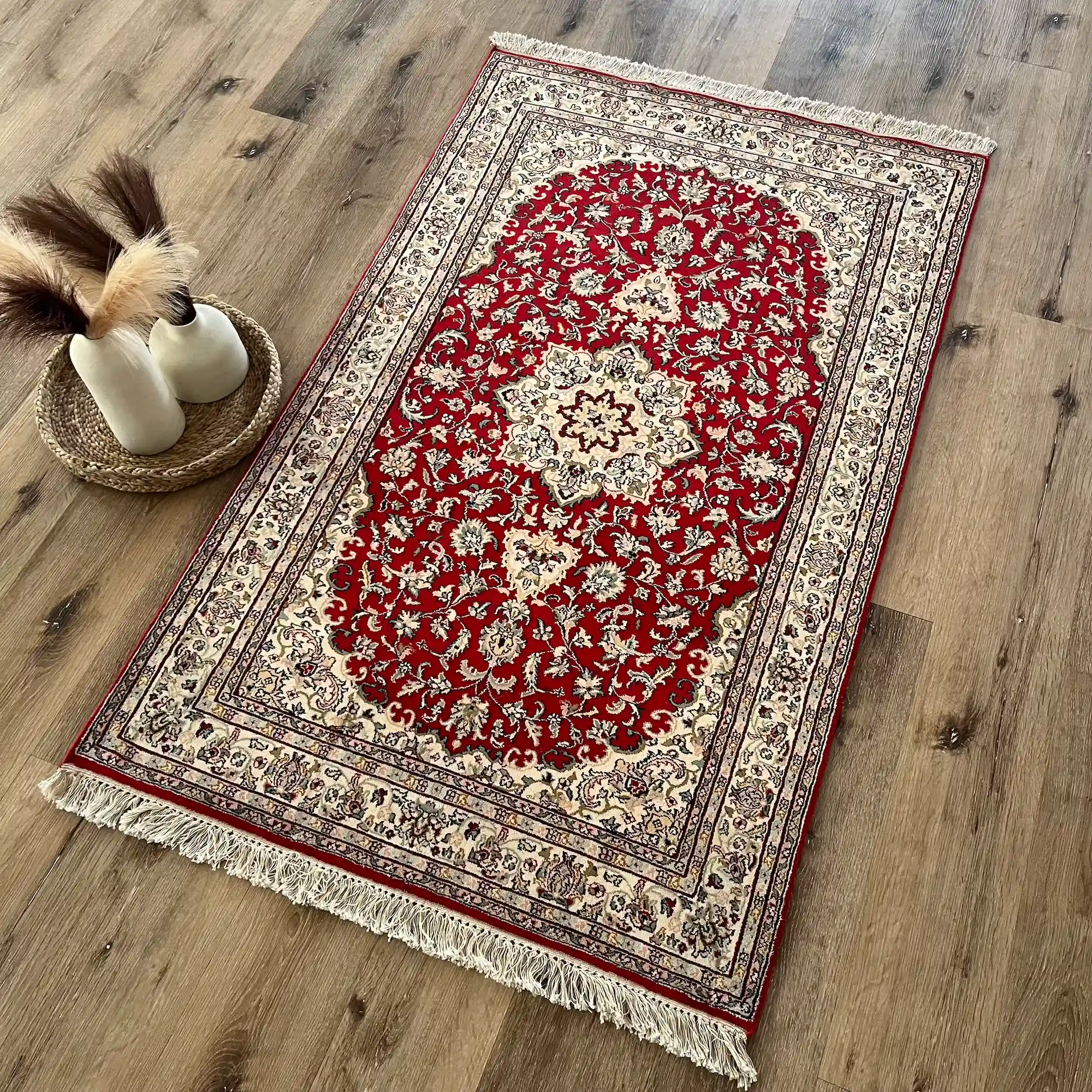 Persian Keshan, 100% Pure Kashmir Silk Pile, Hand Knotted Area Rug, 95 cm x 154 cm, Red Cream