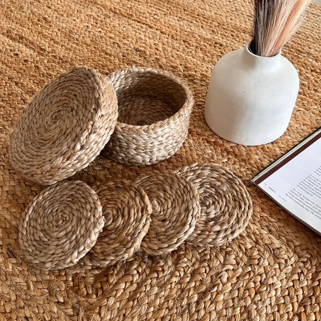 Eos, 100% Jute, Luxurious Hand Made Jute Coaster Set of 4 With Jute Basket and Lid, Natural, 11.5cm x 11.5cm