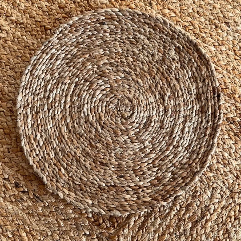 Eos, 100% Jute, Luxurious Hand Made Jute Placemat Set of 4 With Jute Basket and Lid, Natural, 30cm x 30cm