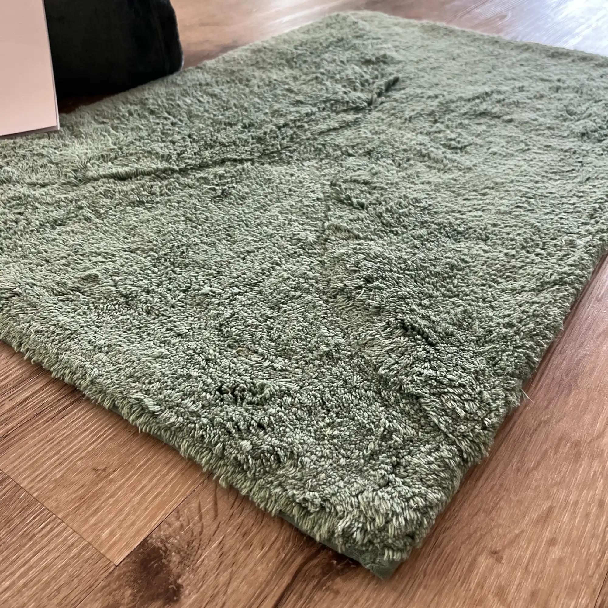 Adalene, 100% Cotton, Hand Woven Bathmat, Green