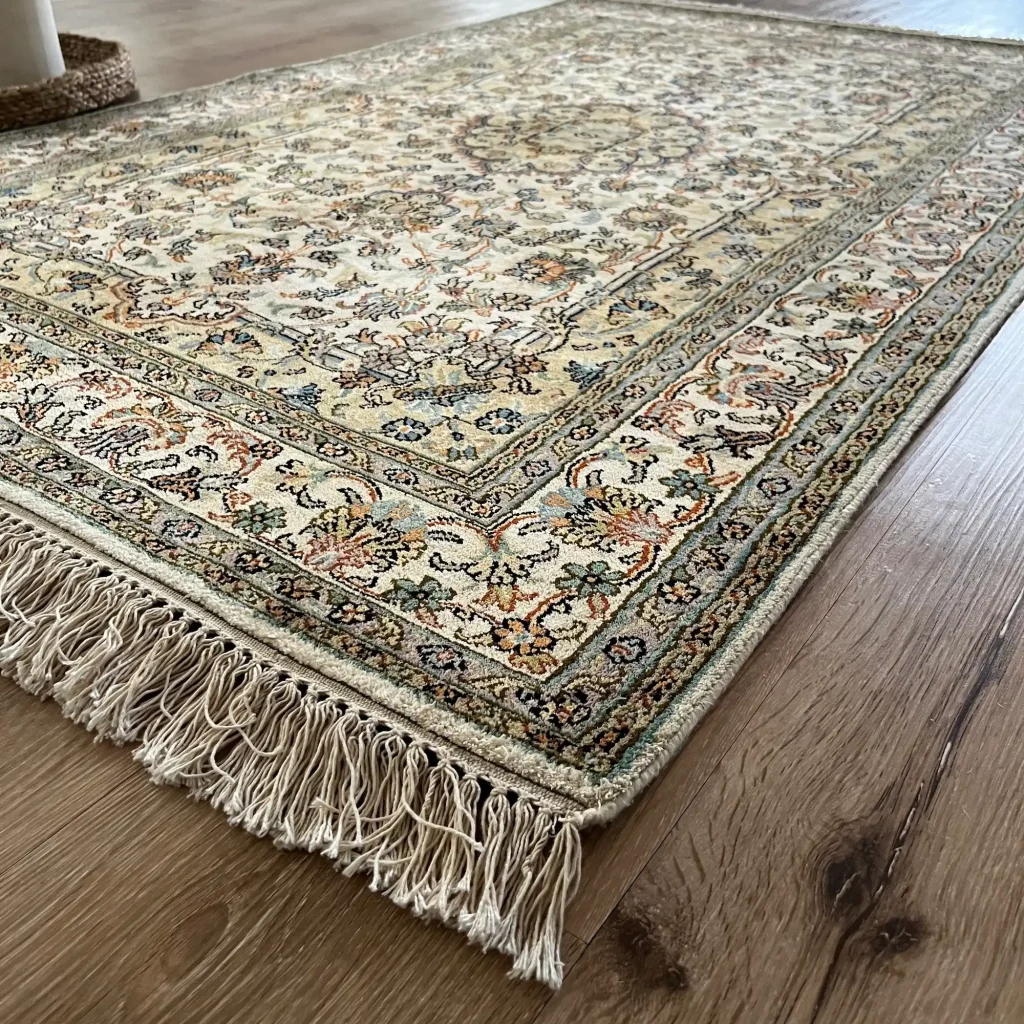 Persian Keshan, 100% Pure Kashmir Silk Pile, Hand Knotted Area Rug, 100 cm x 160 cm, Cream Cream